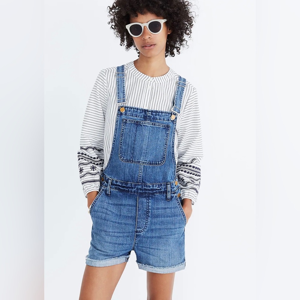 Madewell Adirondack Short Overalls in Isley Wash